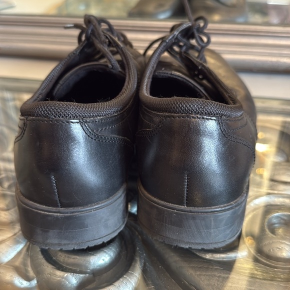 Rockport men’s 8 black dress shoes - Picture 5 of 9